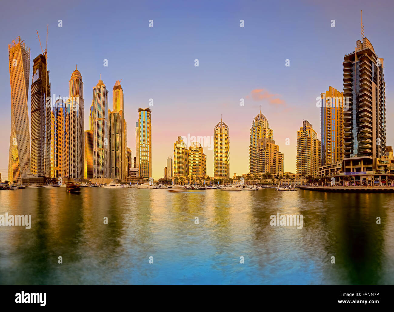 Skyline Sonnenuntergang Bild geschossen in Dubai marina Stockfoto