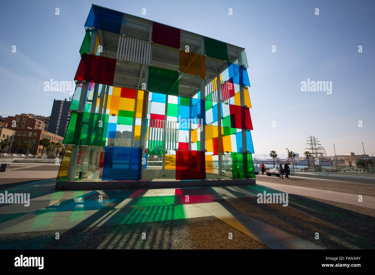 Centre Pompidou Malaga Kunstgalerie und Museum an der Muelle Uno Uferpromenade in Malaga, Andalusien, Spanien. Stockfoto