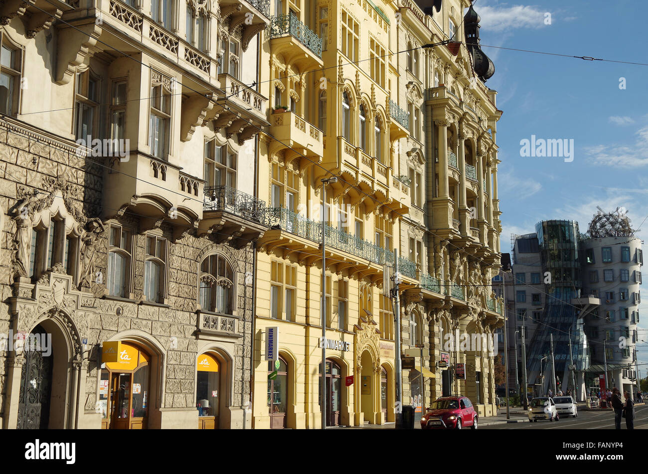 Prag, Mehrfamilienhäuser, Masarykovo nábřezi Stockfoto