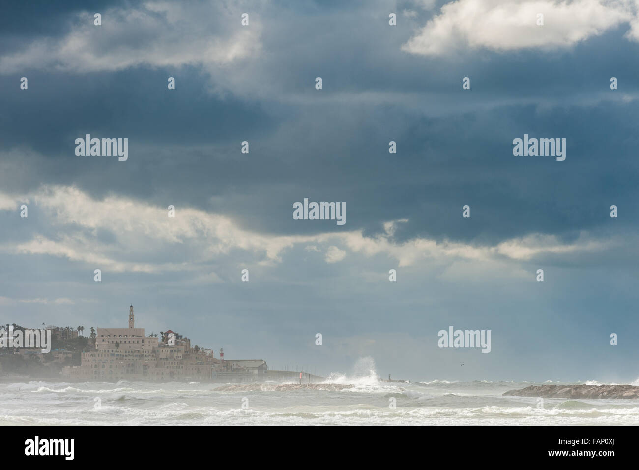 Israel, Tel Aviv, Blick auf Jaffa - stürmisches Wetter Stockfoto