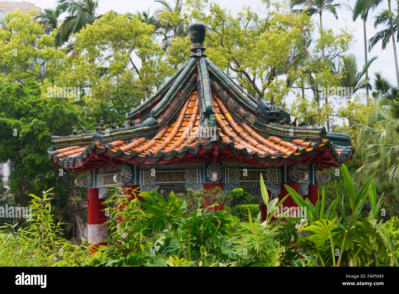 Pavillon in Shilin Amtssitz, das ehemalige Wohnhaus des verstorbenen Präsidenten Chiang Kai-Shek, Taipei, Taiwan Stockfoto