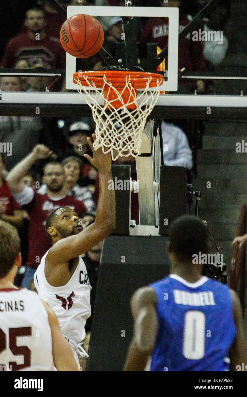 Columbia, SC, USA. 2. Januar 2016. Sindarius Thornwell (0) von der South Carolina Gamecocks ruft die Put zurück in die NCAA Basketball-Match-Up zwischen die Memphis Tigers und die South Carolina Gamecocks am Colonial Life Arena in Columbia, SC Scott Kinser/CSM/Alamy Live News Stockfoto