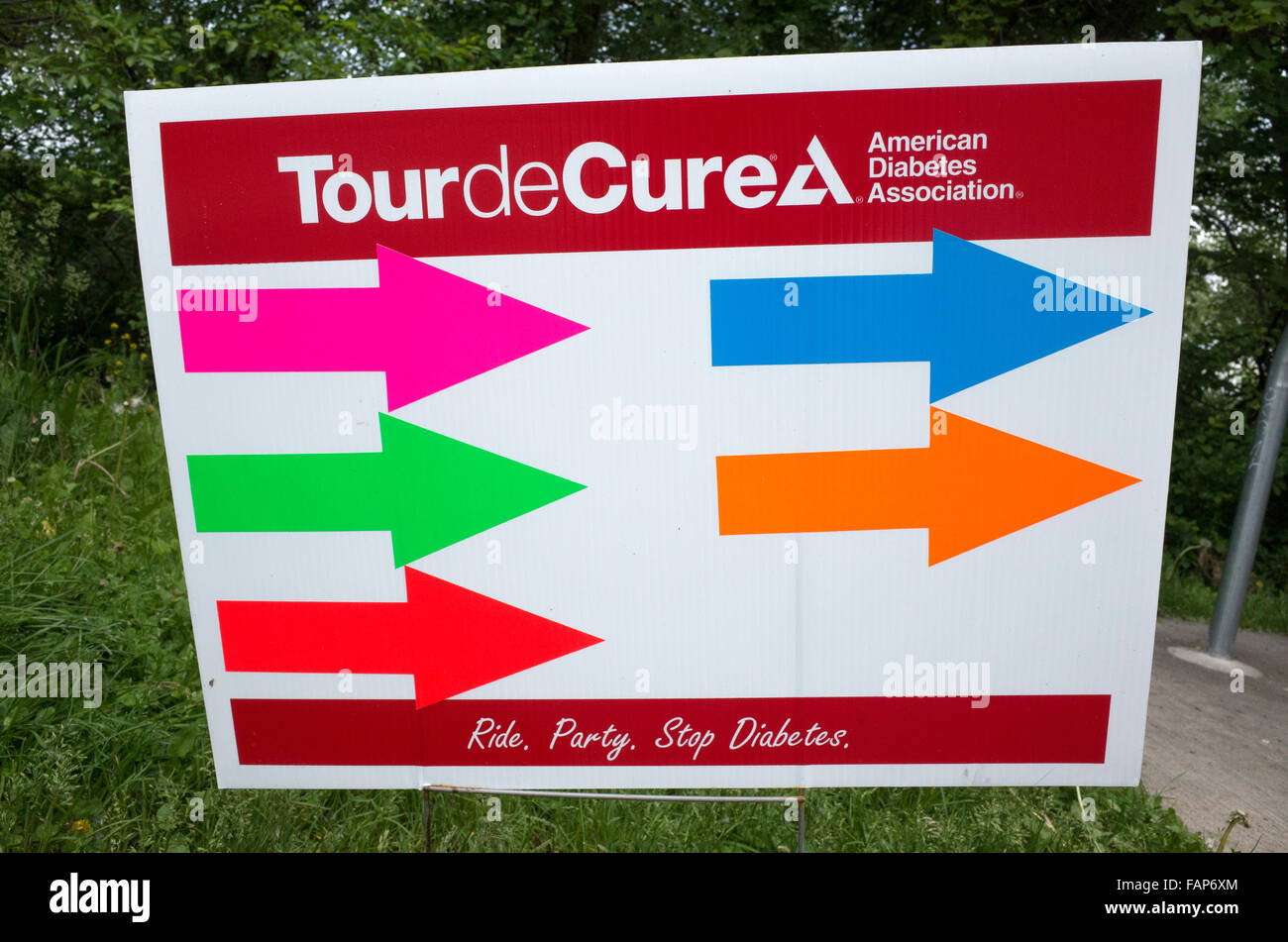 Fahrrad-Tour und Fonds Raiser für Diabetes-Route-Plakat mit Richtungspfeilen. St Paul Minnesota MN USA Stockfoto
