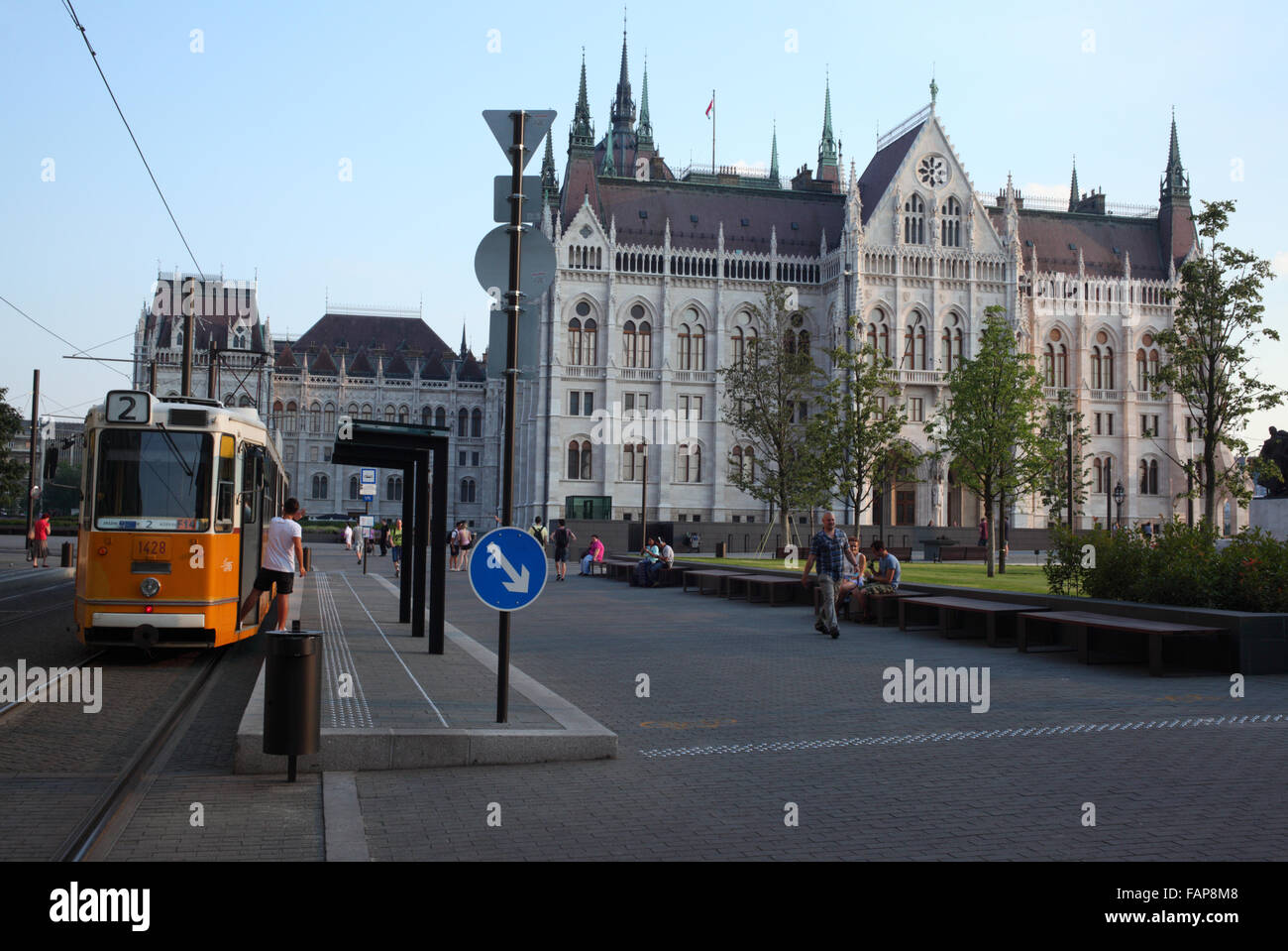 Budapest-Straßen in der Nähe des ungarischen Parlaments auf einen ruhigen Nachmittag Stockfoto