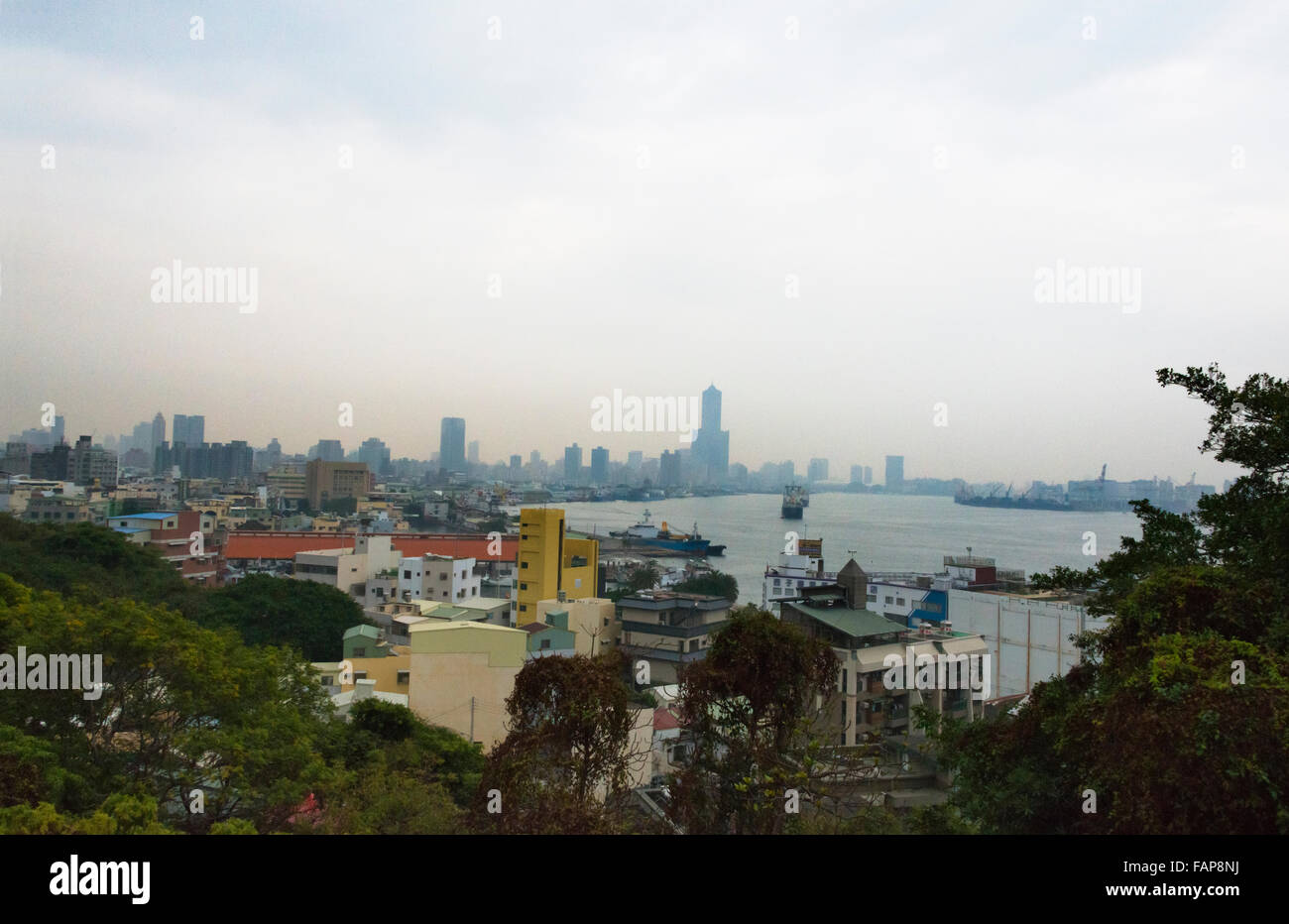 Blick auf Skyline Xizi Bay, Kaohsiung, Taiwan Stockfoto