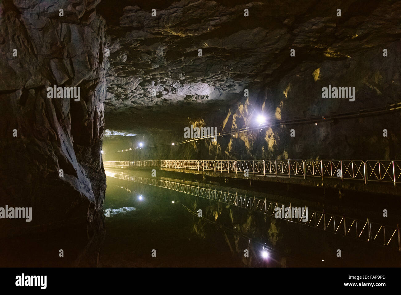 Zhaishan Tunnel (erbaut vor allem um die Kampfkraft der militärischen Boote zu bewahren), Kinmen, Taiwan Stockfoto