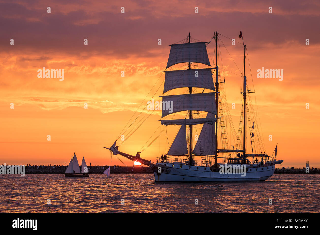 Segelschiff an der Ostsee in Rostock (Deutschland) Stockfoto