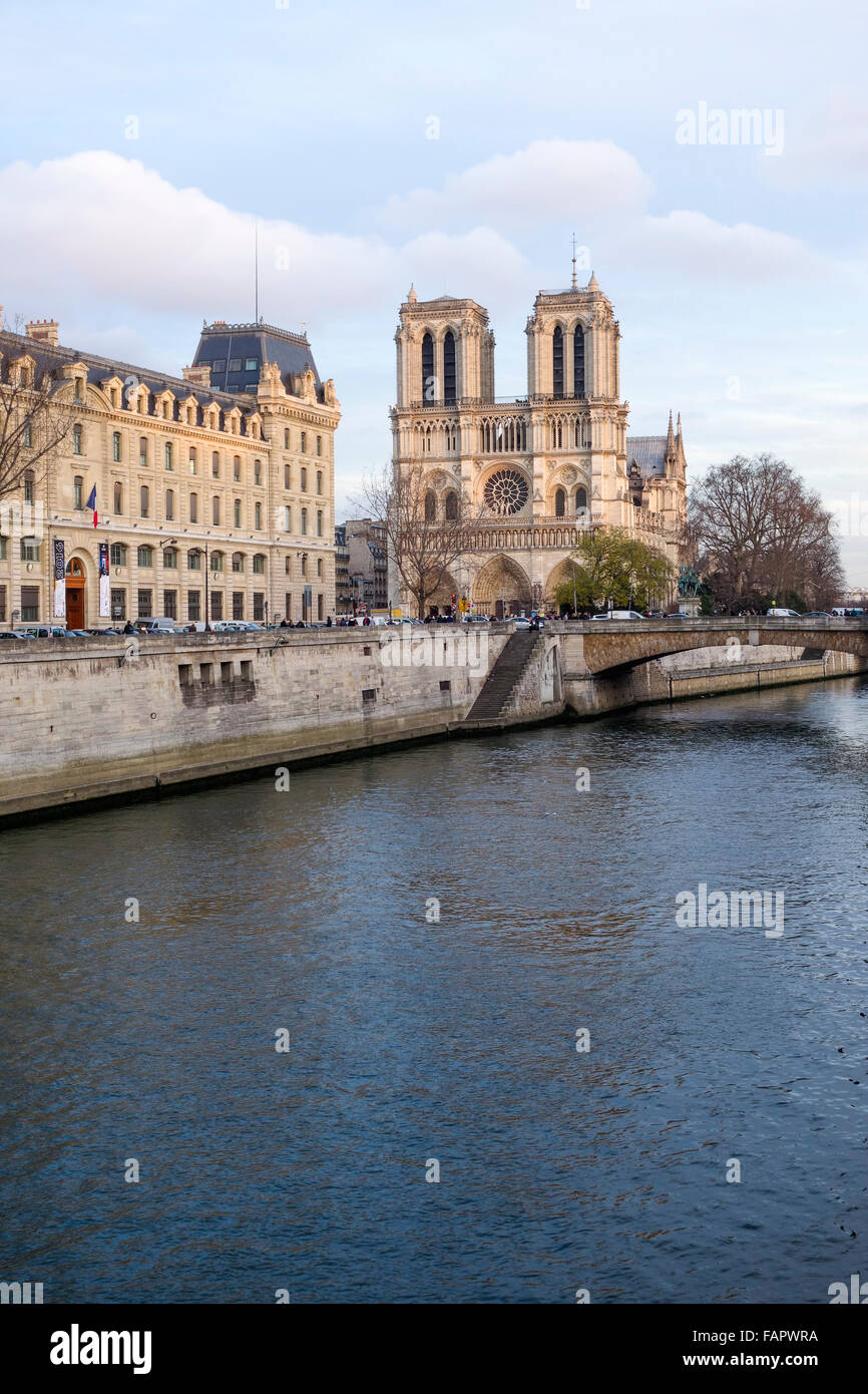 Die Kathedrale Notre-Dame im vierten Arrondissement, Ile De La Cite, Paris. Frankreich. Stockfoto