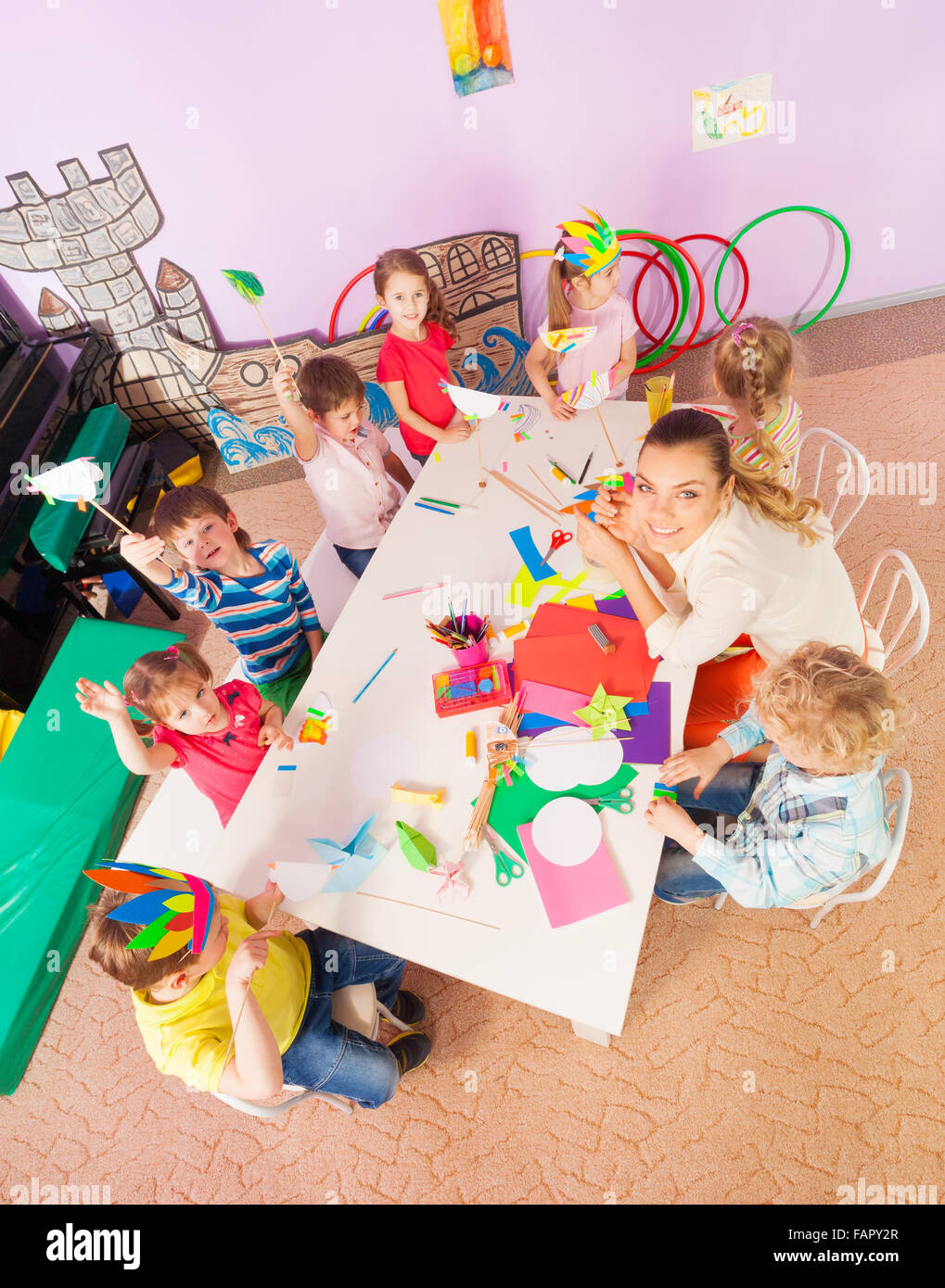 Kinder Tisch im Kindergarten Klasse von oben Stockfoto