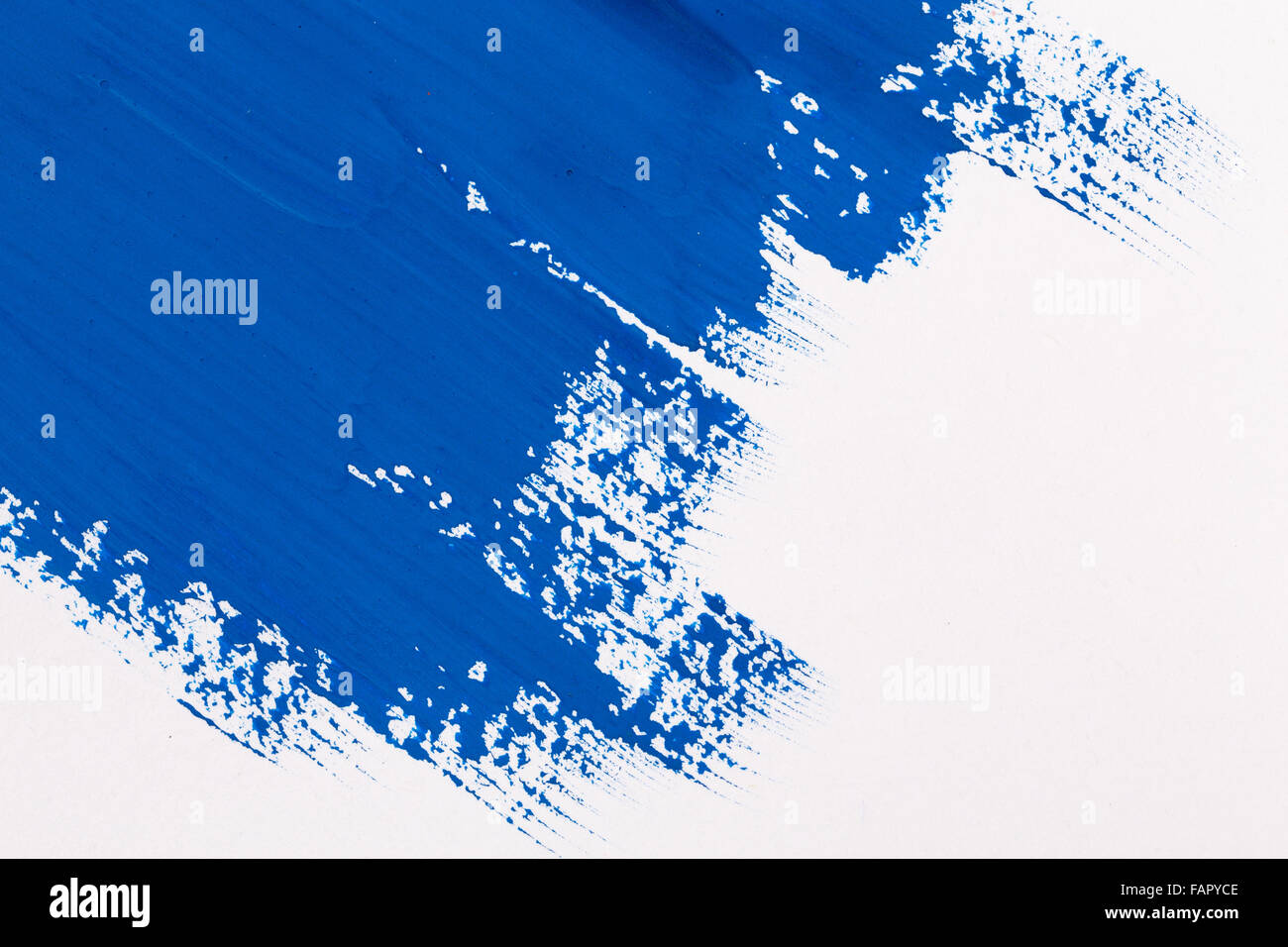 Schlaganfall blauer Farbe Pinsel Farbe Wasser Aquarell isoliert auf weißem Hintergrund Stockfoto
