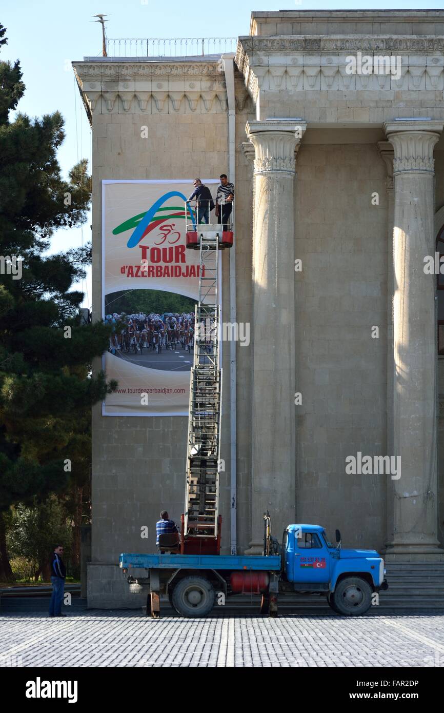 SUMGAIT, Aserbaidschan - kann 02 2014 eine Stadt in Aserbaidschan bereitet sich auf die Tour d'Azerbaijan Kategorie 2.1 Radrennen Stockfoto