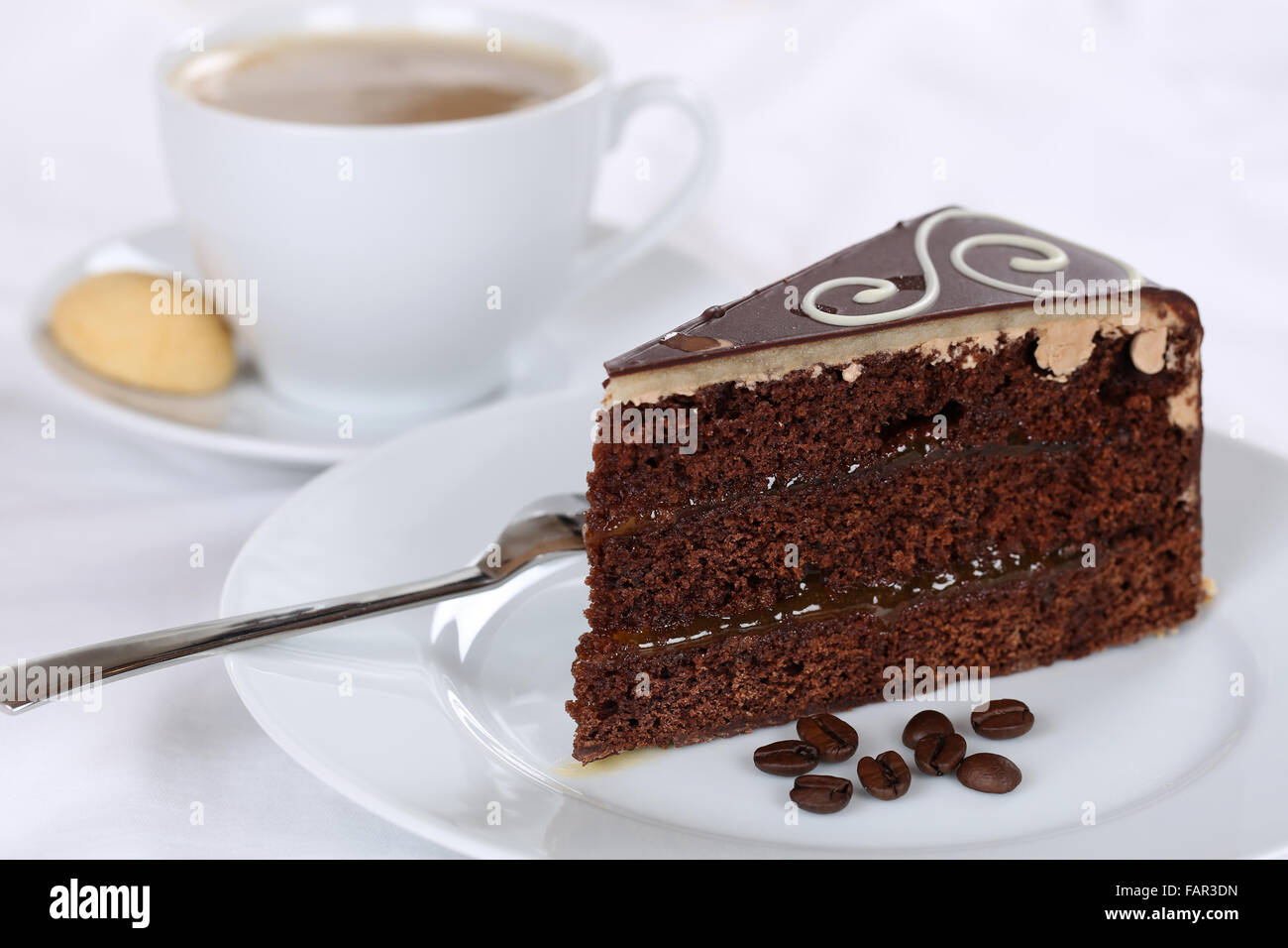 Kaffee und Kuchen Schokolade Torte Dessert süßes Gebäck Stockfoto