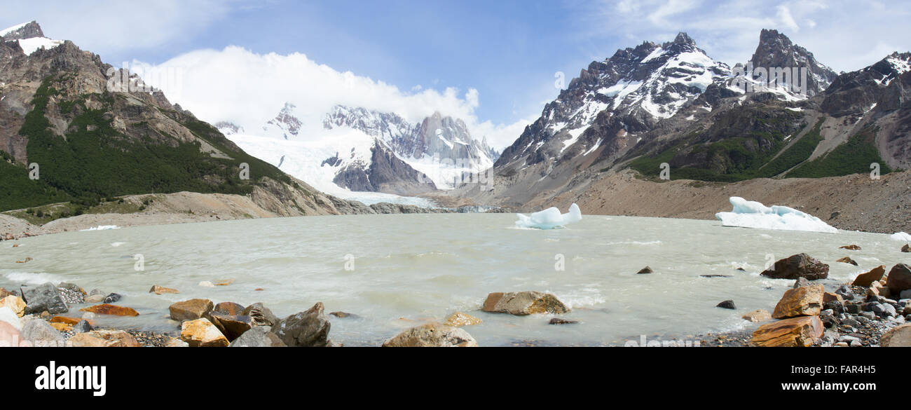 Glazial-Laguna Torre in Patagonien, Argentinien am sonnigen Tag. Stockfoto