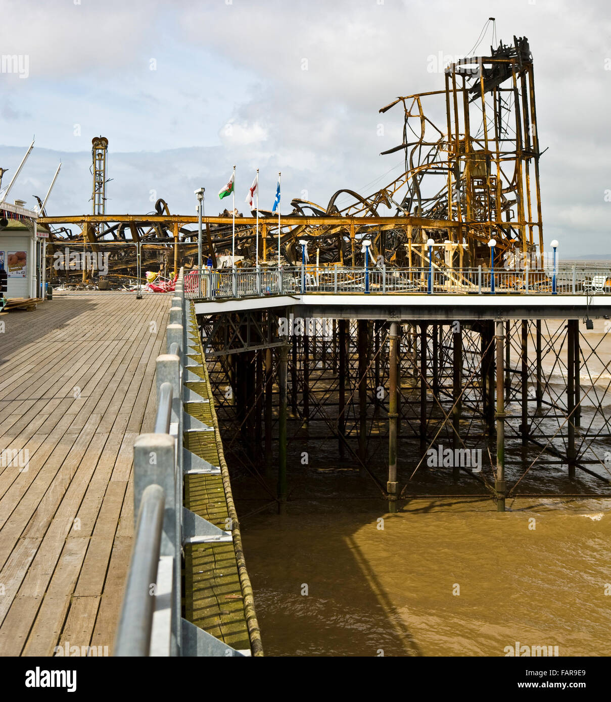 Thornleigh Grand Pier zeigt Feuerschaden und der Turm wo Feuer gelegt Stockfoto