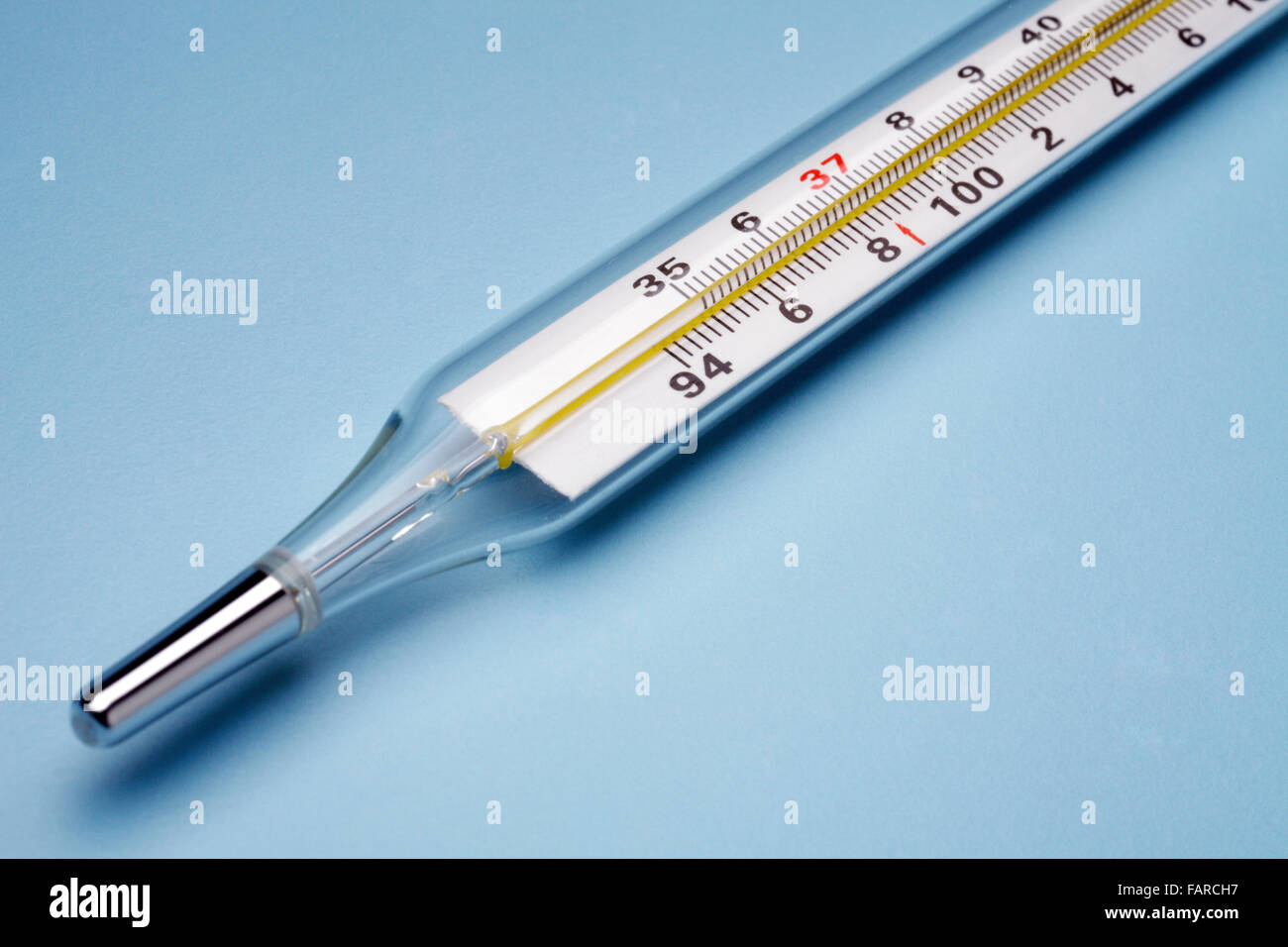 Thermometer, warme und kalte Temperatur messen Stockfoto
