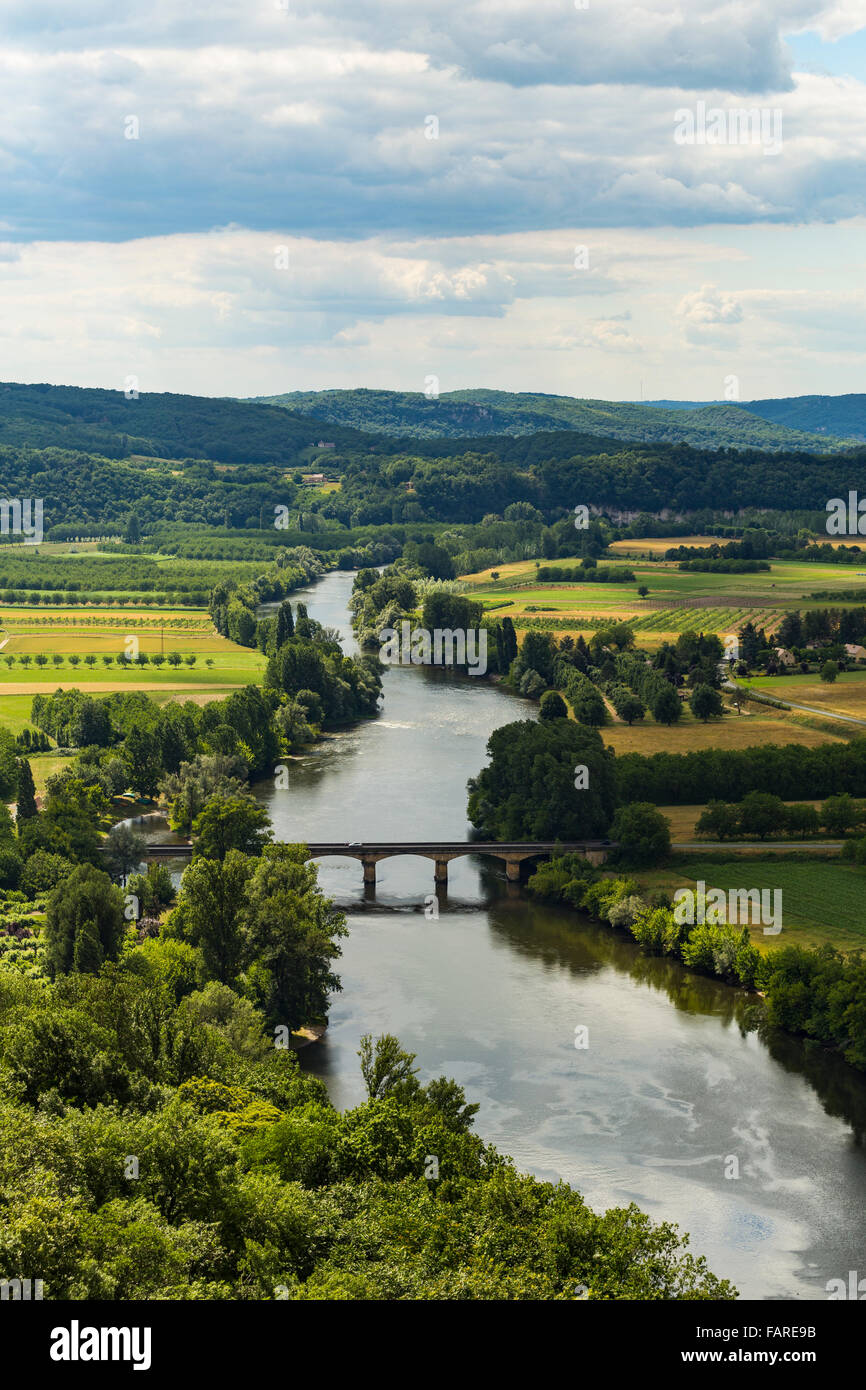 Blick auf den Fluss Dordogne Sarlat-la-Canéda, Domme, Dordogne, Aquitaine, Frankreich Stockfoto
