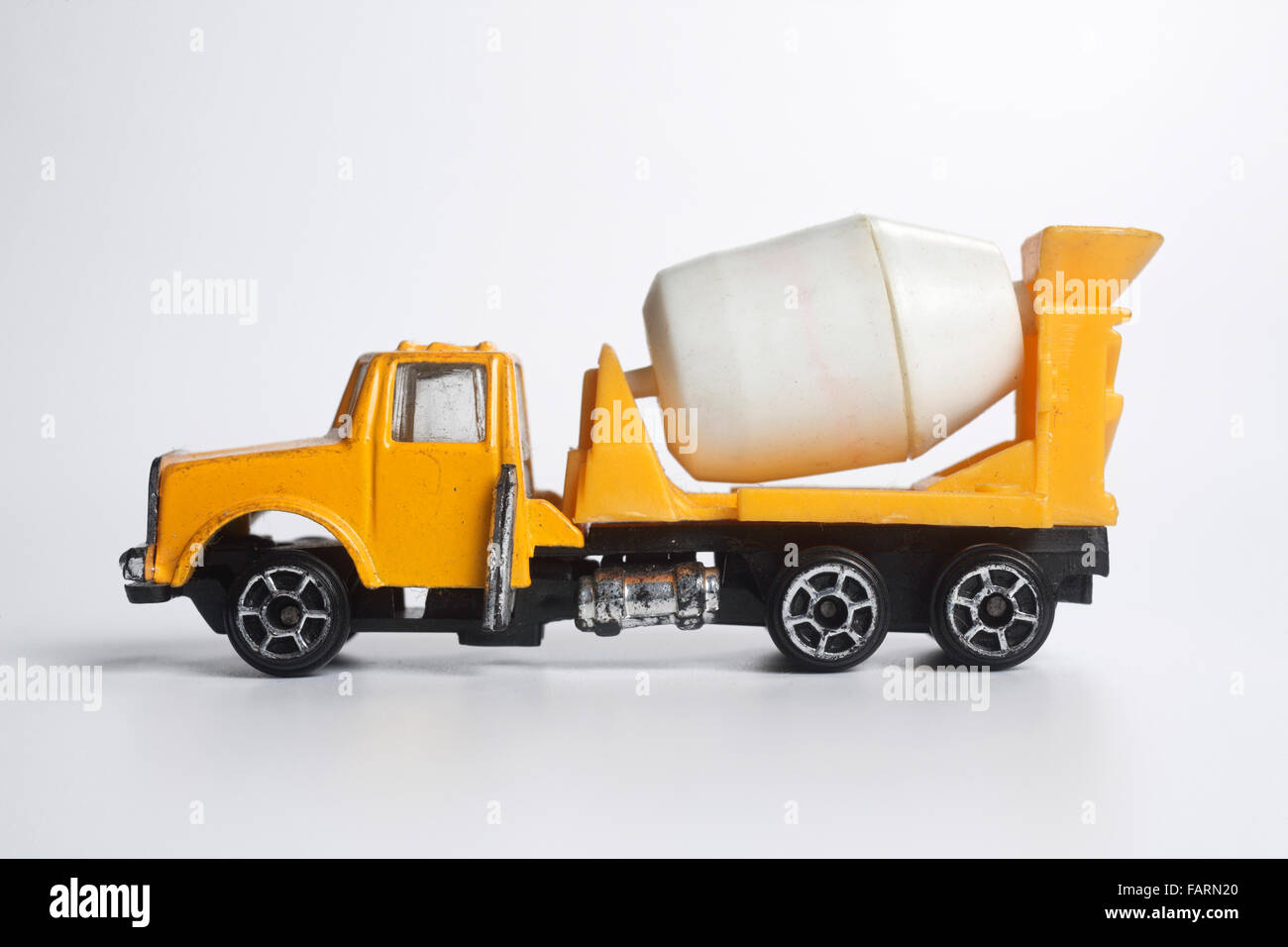 Nahaufnahme von der Spielzeug-Zement-LKW Stockfoto