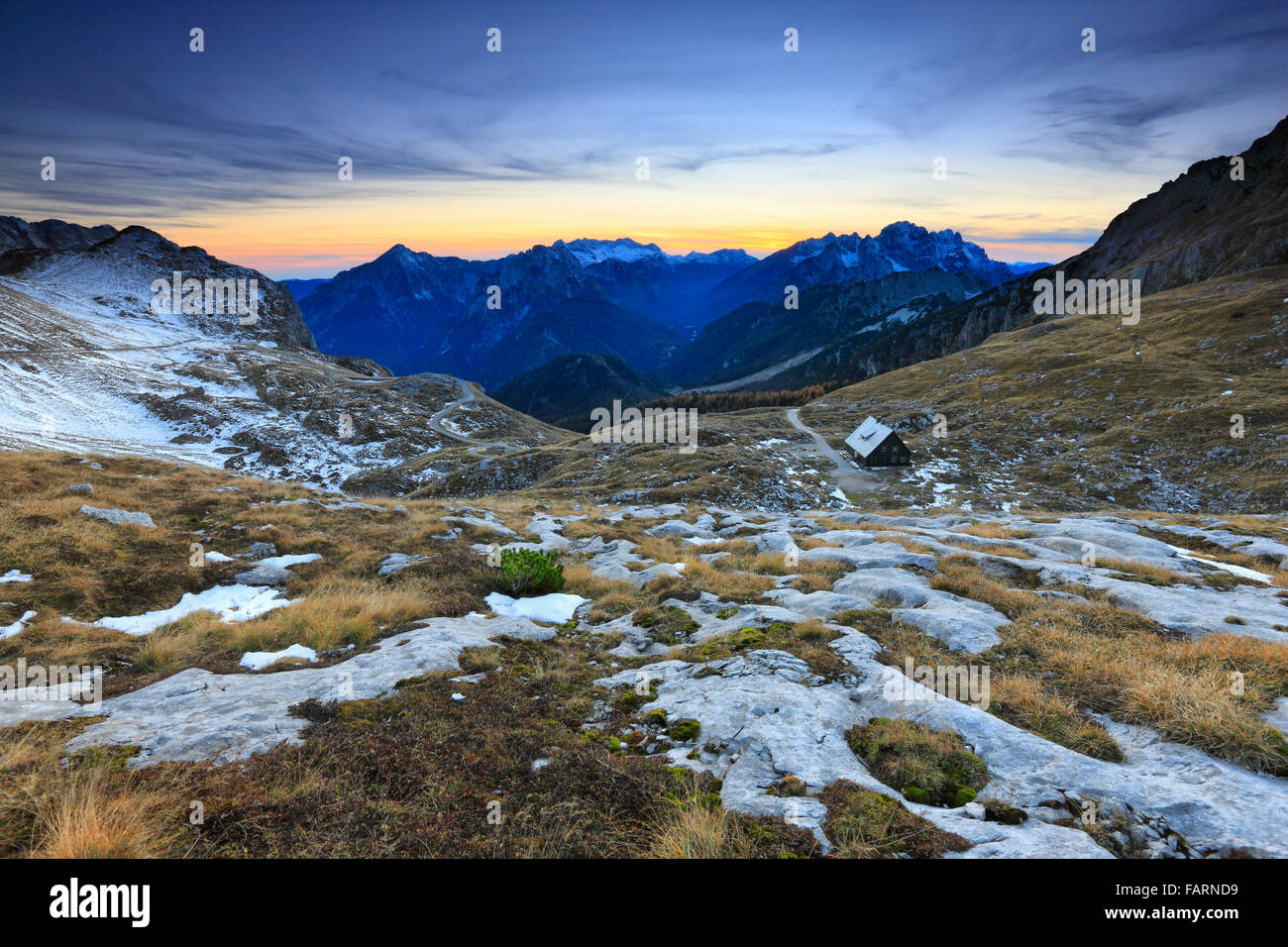 Berg Sonnenuntergang Landschaft. Mangart, Julische Alpen Slowenien und Italien. Stockfoto