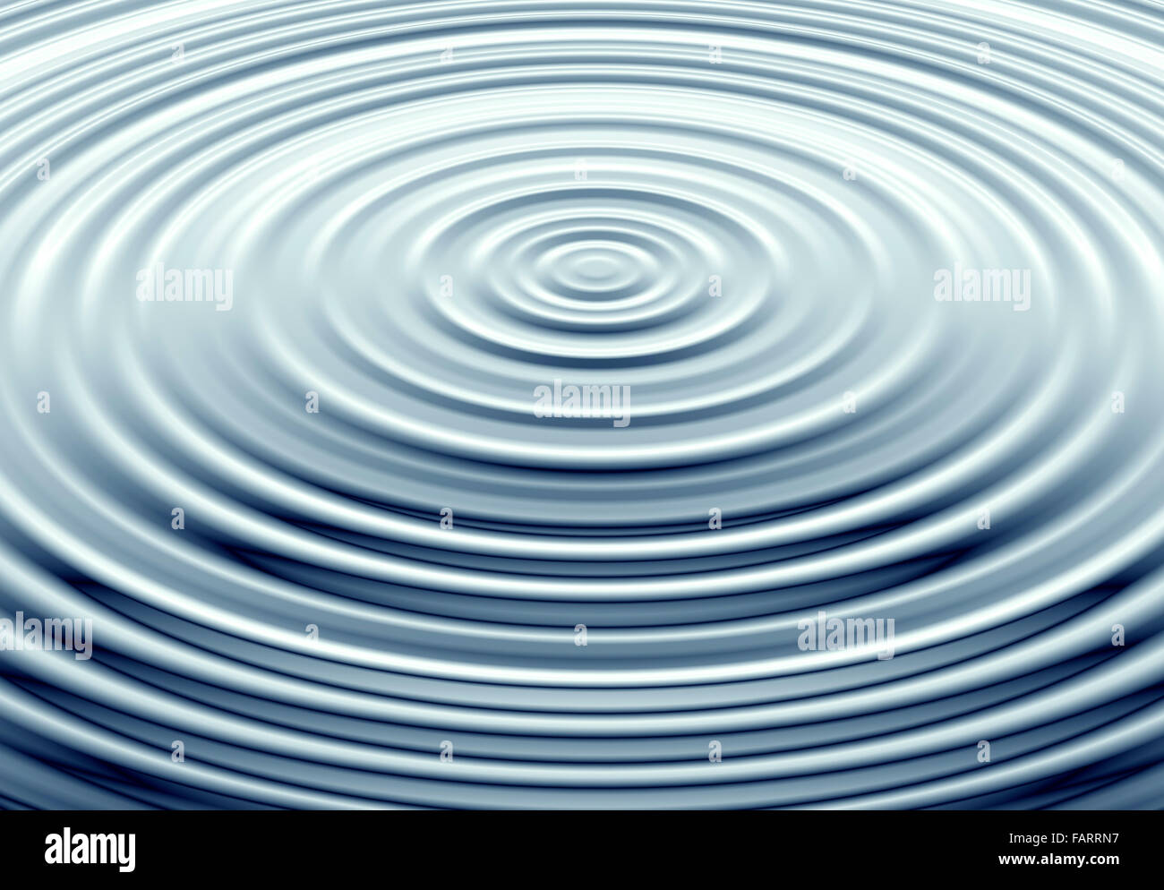 Wasser plätschert in Kreisen im blauen Wasser. Stockfoto