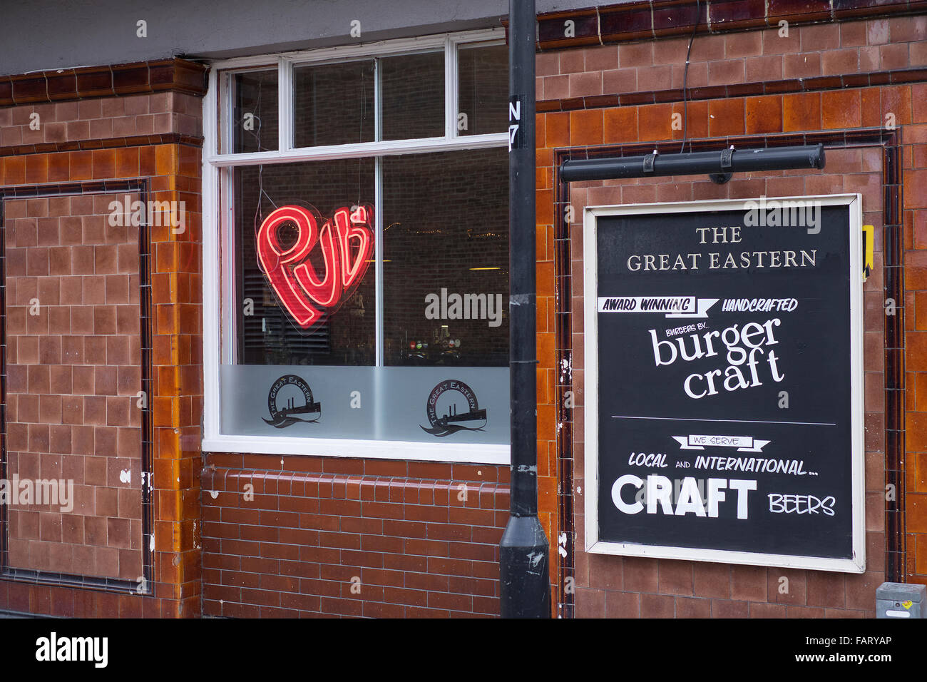 Der große östliche Pub in Tower Hamlets London Stockfoto