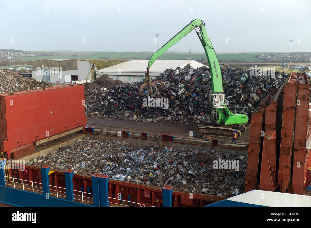Kran be-Schrott auf Cargo Schiff, Newhaven, Sussex, UK Stockfoto