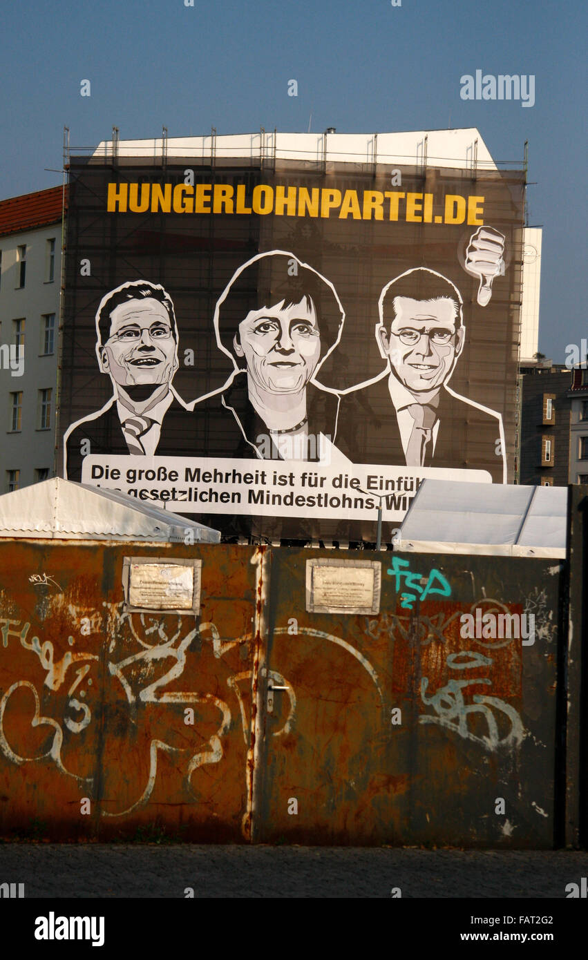 Hungerlohnpartei.de: Guido Westerwelle, Angela Merkel, Karl-Theodor Zu Guttenberg - Wahlplakate Zur Bundestagswahl 2009, 21. Se Stockfoto