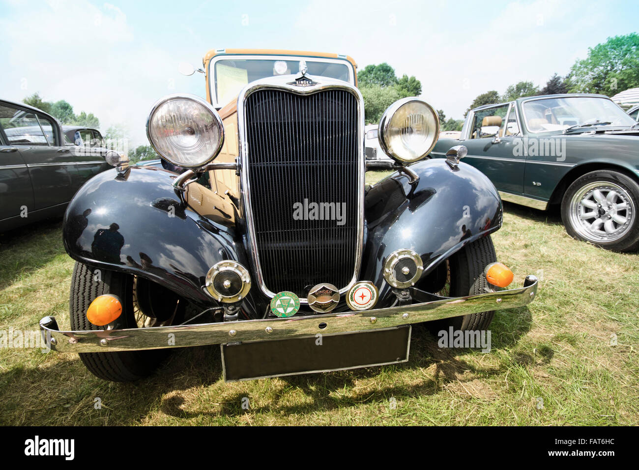 Billericay, Essex, UK - Juli 2013: Sommerfest Oldtimer zu zeigen, zeigte schöne Vorkriegs-Modell 1934 Sänger elf. Stockfoto Billericay, Essex, UK - Juli 2013: Sommerfest Oldtimer zu zeigen, zeigte schöne Vorkriegs-Modell 1934 Sänger elf. Stockfoto