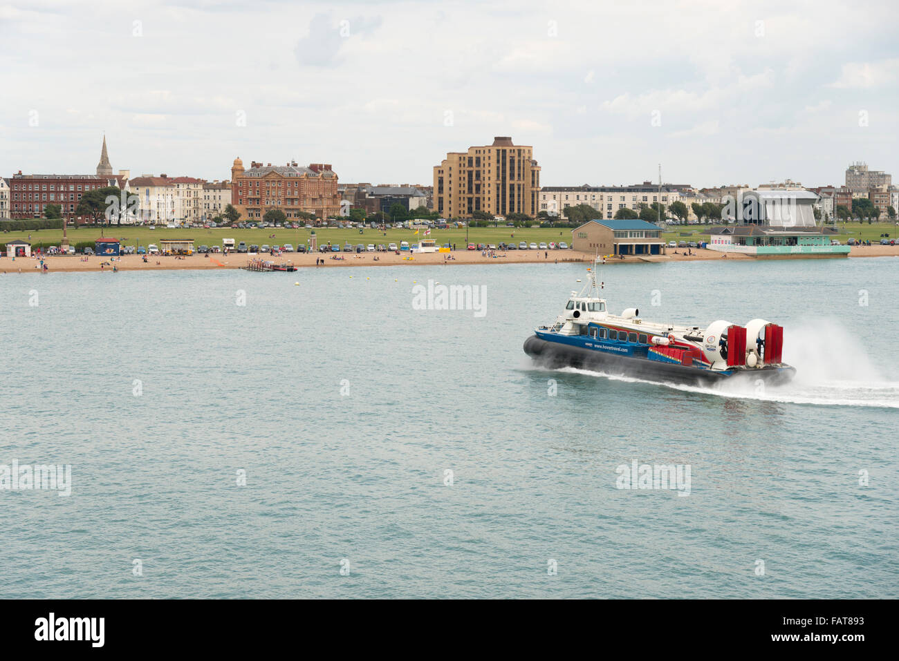 Ein Hovercraft Hovertravel an der Kreuzung zwischen Ryde auf der Isle Of Wight und Portsmouth auf dem Festland UK Stockfoto