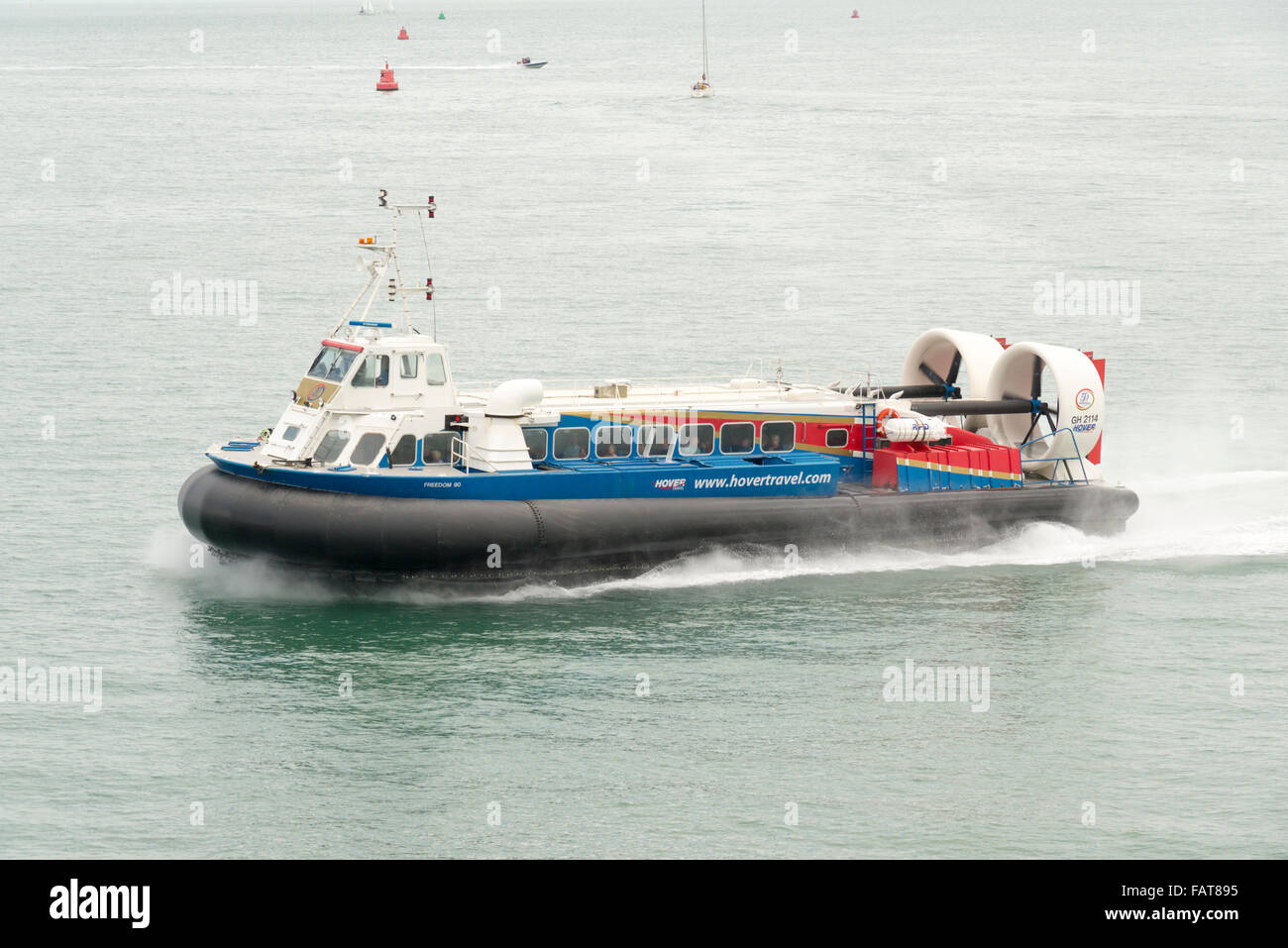 Ein Hovercraft Hovertravel an der Kreuzung zwischen Ryde auf der Isle Of Wight und Portsmouth auf dem Festland UK Stockfoto