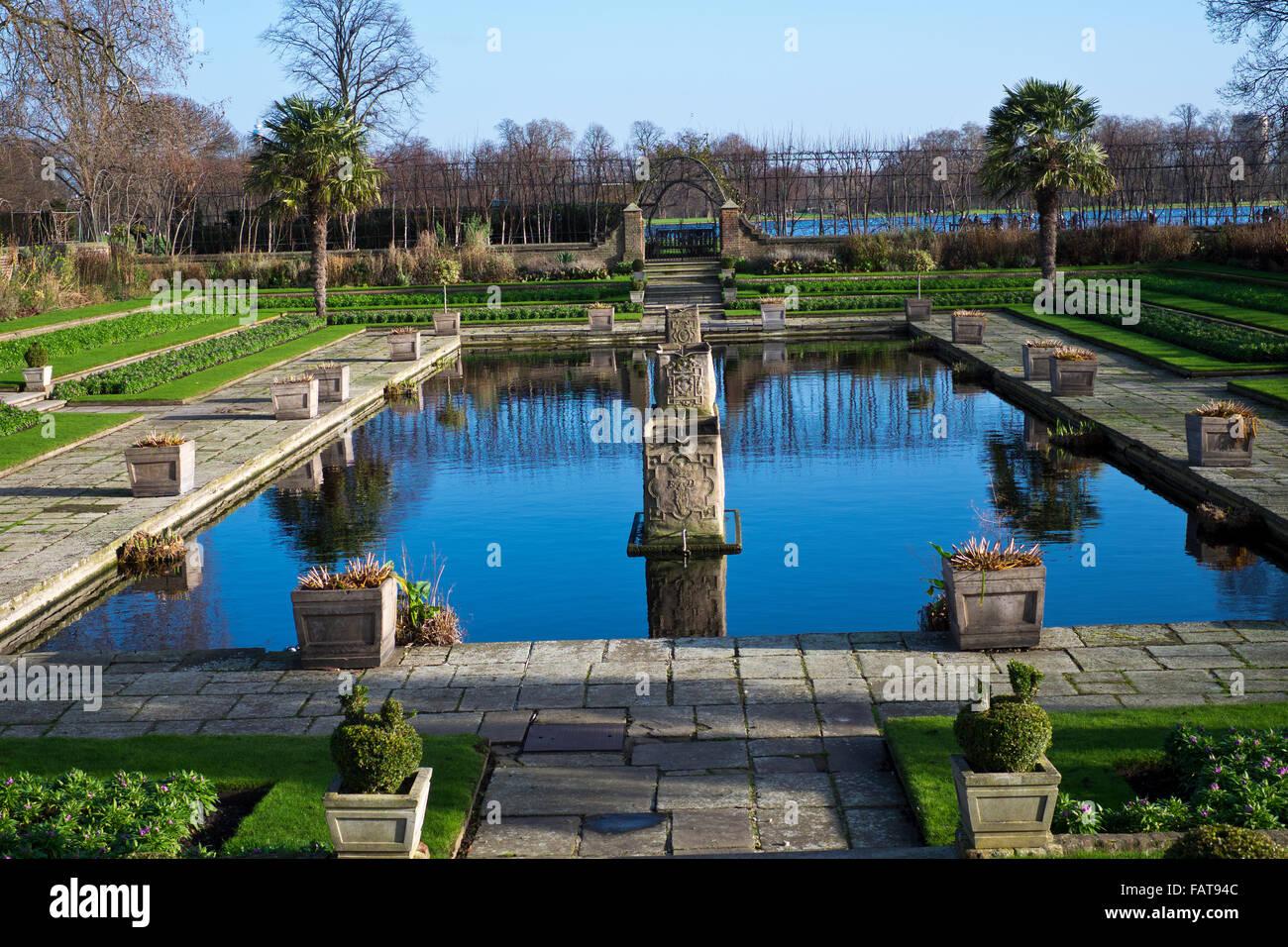 Garten teich winter Fotos und Bildmaterial in hoher Auflösung Alamy