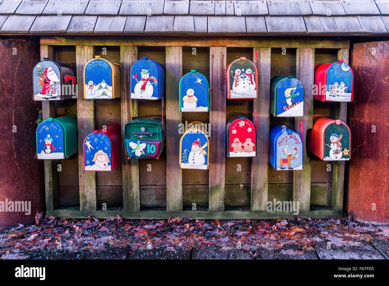 Winter unter dem Motto handbemalten Briefkästen für "Sea Village" schwimmende Heimbewohnern, Granville Island, Vancouver, Britisch-Kolumbien Stockfoto