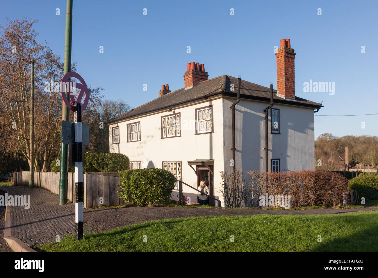 Gusseisen in Dudley 1925 erbauten Häuser. Die Häuser bestehen aus 600 Platten aus Gusseisen, verschraubt. Stockfoto