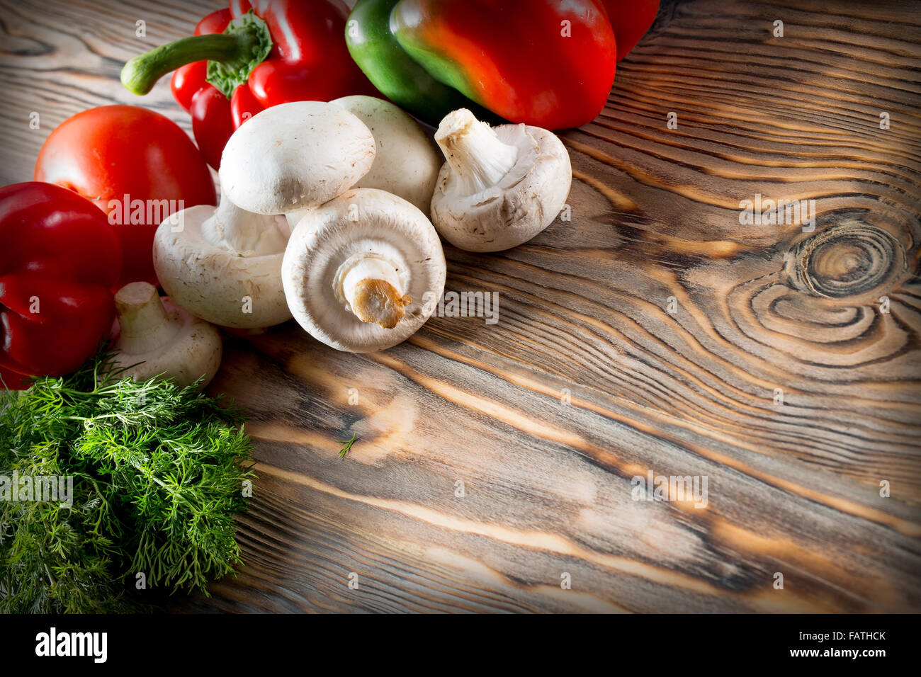 Gemüse auf dem hölzernen Hintergrund. Stockfoto