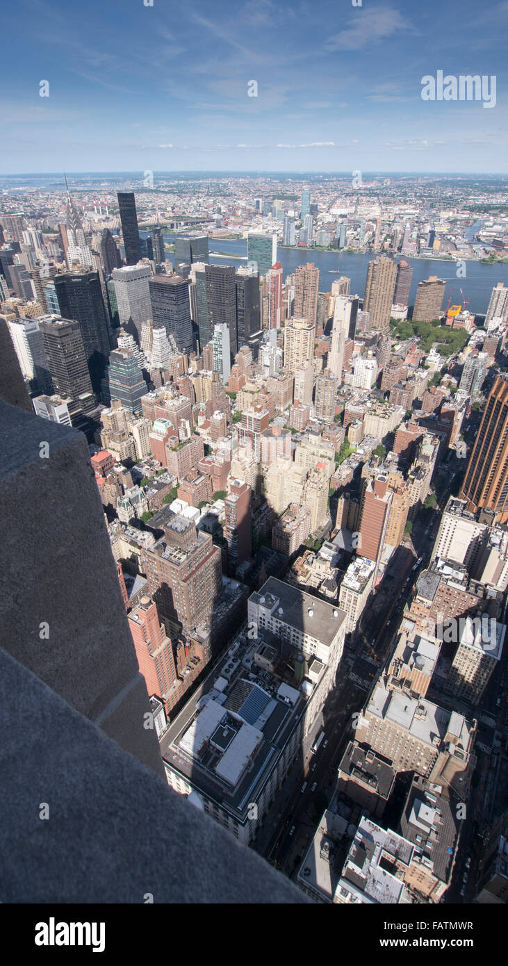 Skyline von Manhattan mit Schatten auf das Empire State Building Stockfoto