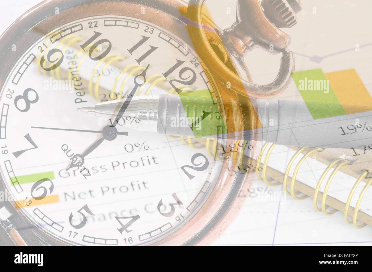 Uhr und Markt Bericht-Grafik mit Dokument. Business-Zeit-Konzept. Stockfoto