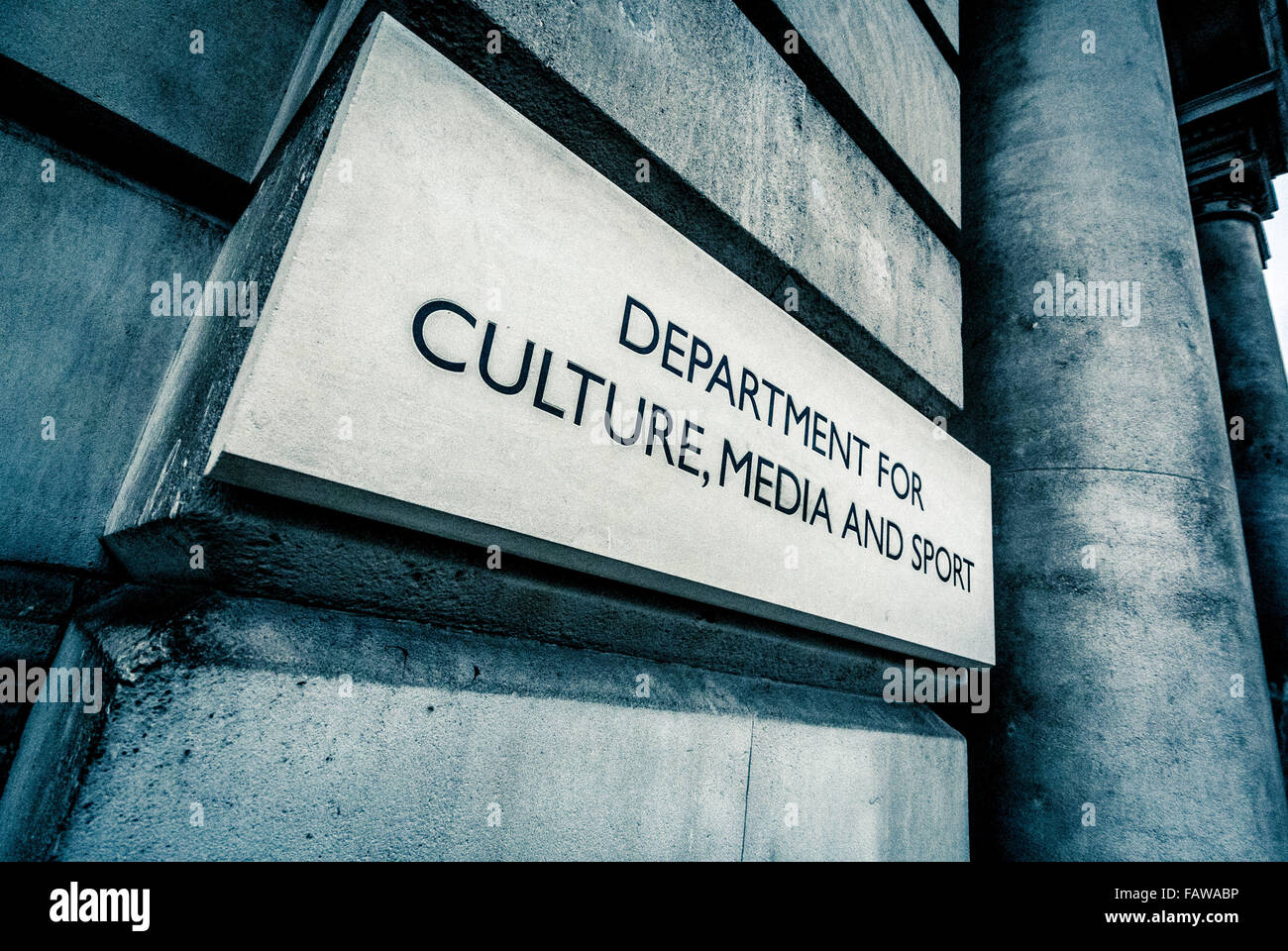 Abteilung für Kultur, Medien und Sport, Gebäude in Whitehall, London, UK anmelden. Stockfoto