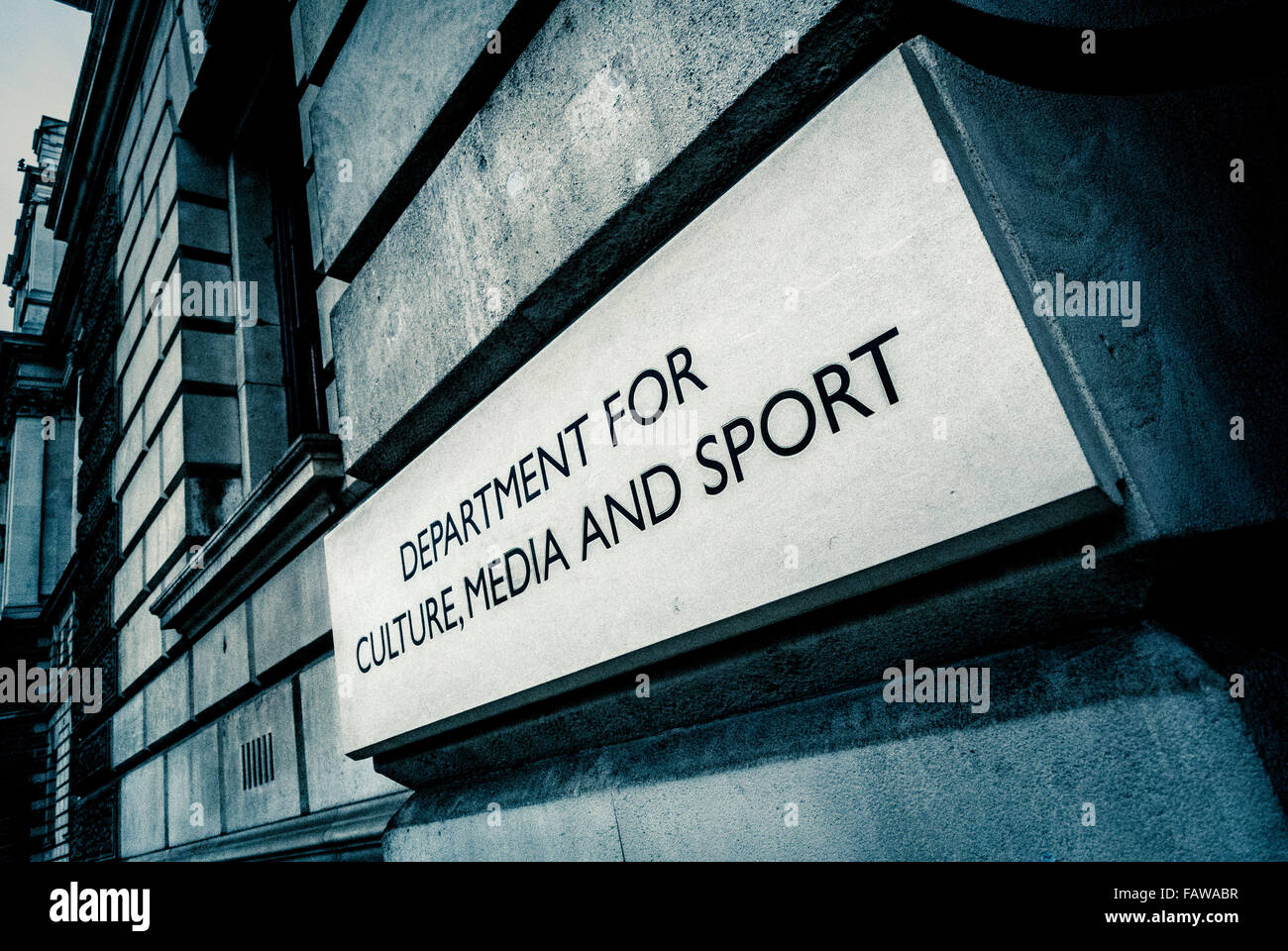 Abteilung für Kultur, Medien und Sport, Gebäude in Whitehall, London, UK anmelden. Stockfoto
