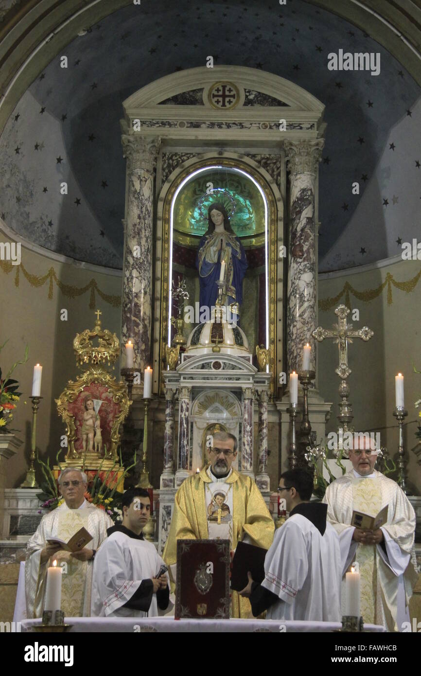 Israel, Jerusalem, den Kustos des Heiligen Landes Fr. Pierbattista Pizzaballa Ofm auf dem Fest der Geburt Christi von Johannes dem Täufer, Feier der Geburt Jesu Vetter an der Kirche St. Johannes der Täufer in Ein Karem Stockfoto