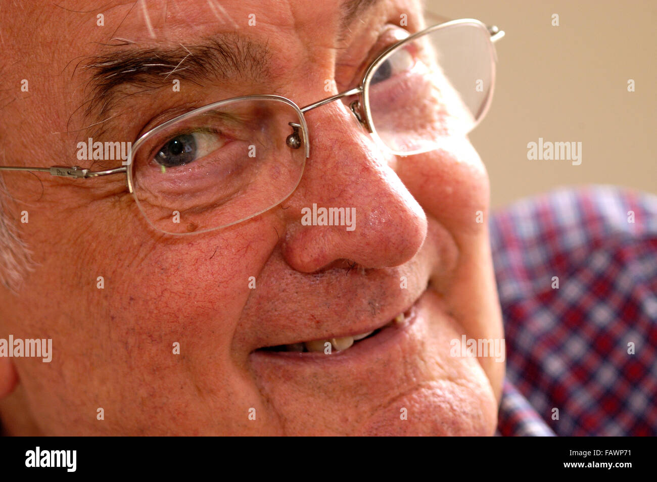 Eddie "Braben Englisch Comedy-Autor und Darsteller am besten bekannt für die Bereitstellung von Material für Morecambe und Wise Stockfoto