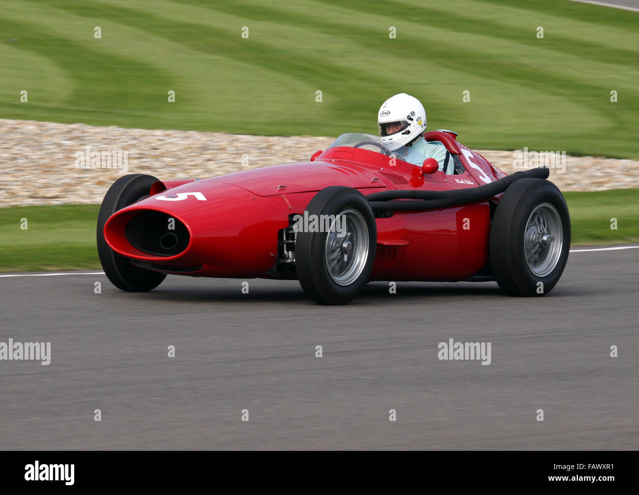 Maserati 250F racing bei Godwood Revival 2015 Stockfoto