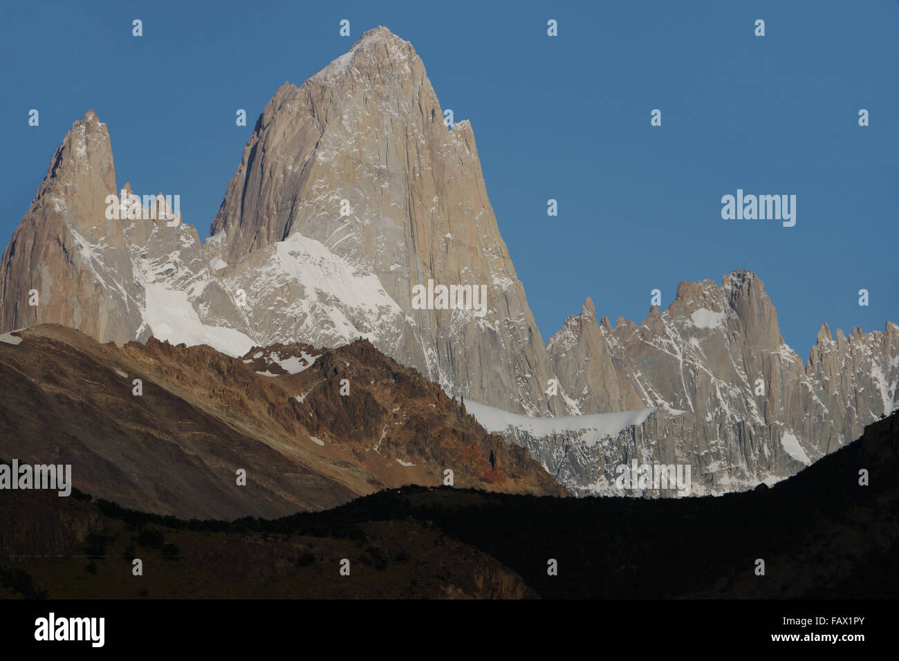 Cerro Poincenot (l), Cerro Fitz Roy, Patagonien, Argentinien. Stockfoto