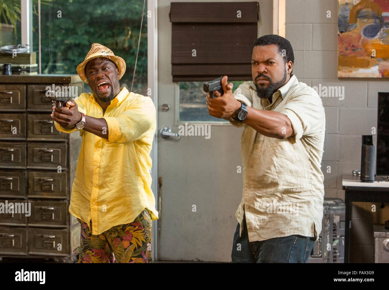 2-2016 Universal Pictures Film mit von links Kevin Hart und Ice Cube MITFAHREN Stockfoto