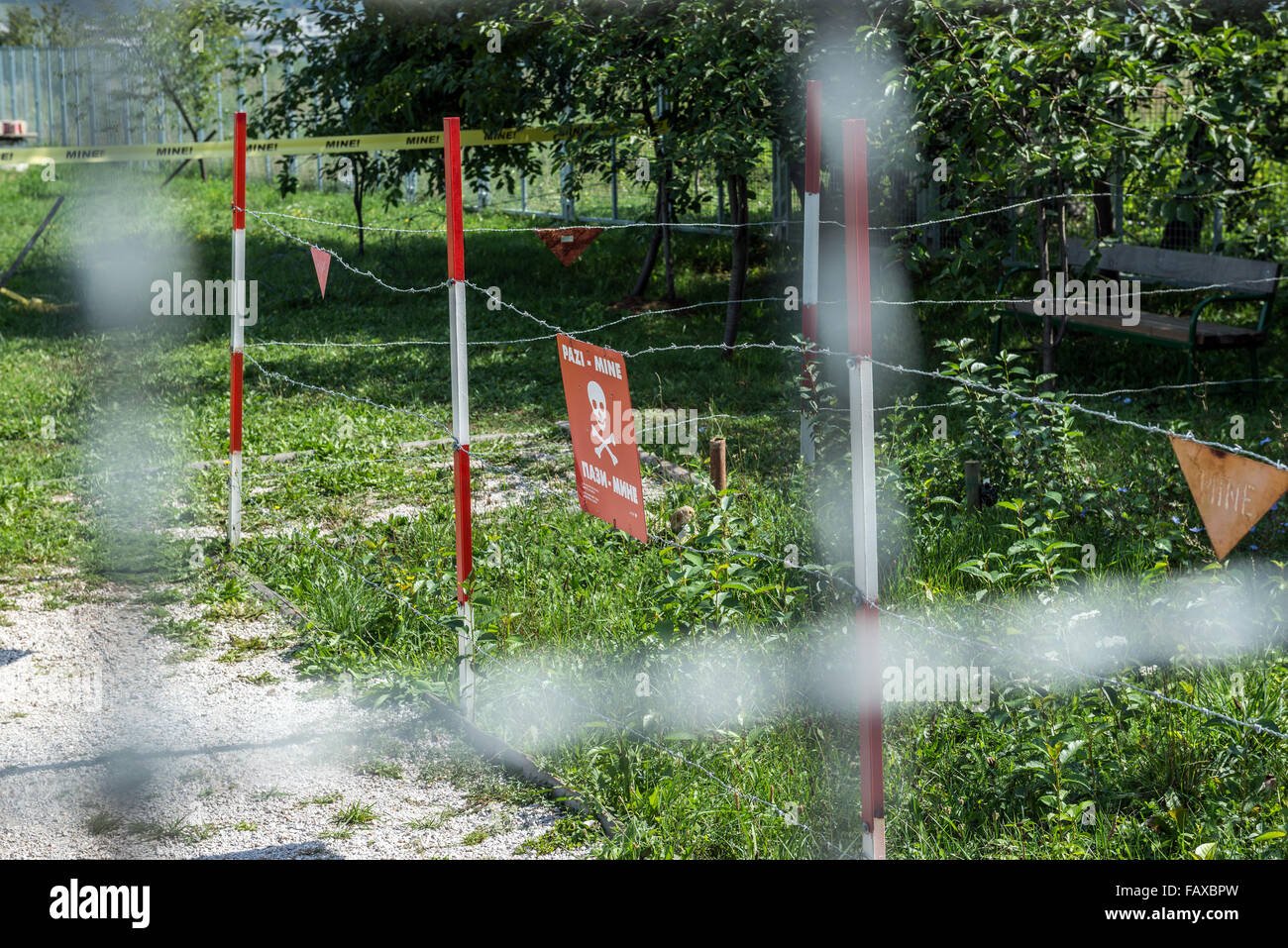 Minenfeld neben unterirdischen Tunnel von Sarajevo Baujahr 1993 während der Belagerung von Sarajevo, Stadt mit bosnischen gehaltenen Territorium zu verknüpfen Stockfoto