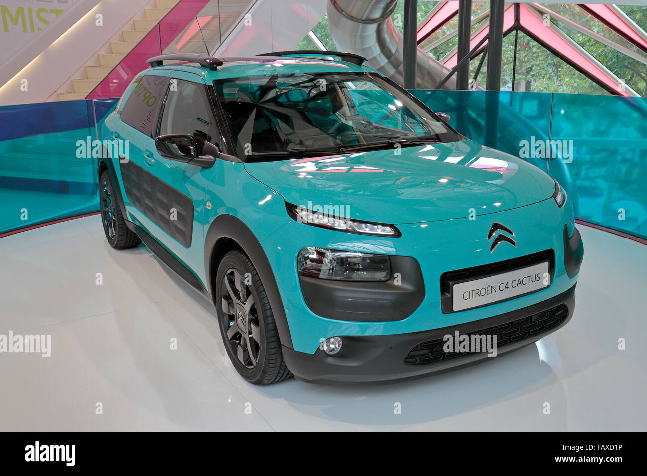 Citroen c4 kaktus -Fotos und -Bildmaterial in hoher Auflsung  Alamy