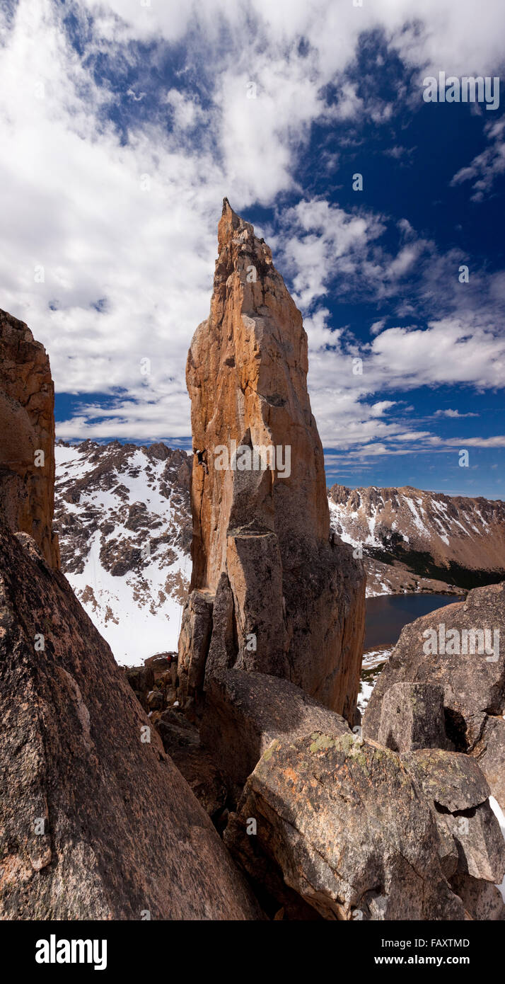Bergsteigen und Klettern einen Granit-Turm in den argentinischen Anden gefeierten "Cerro Catedral" Klettergebiet in der Nähe von Bariloche. Stockfoto