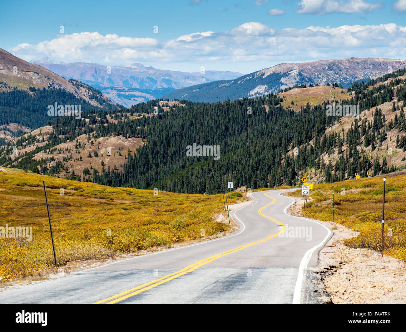 Highway 82 an Independence Pass in der Nähe von Aspen, Colorado Rocky Mountains. Stockfoto