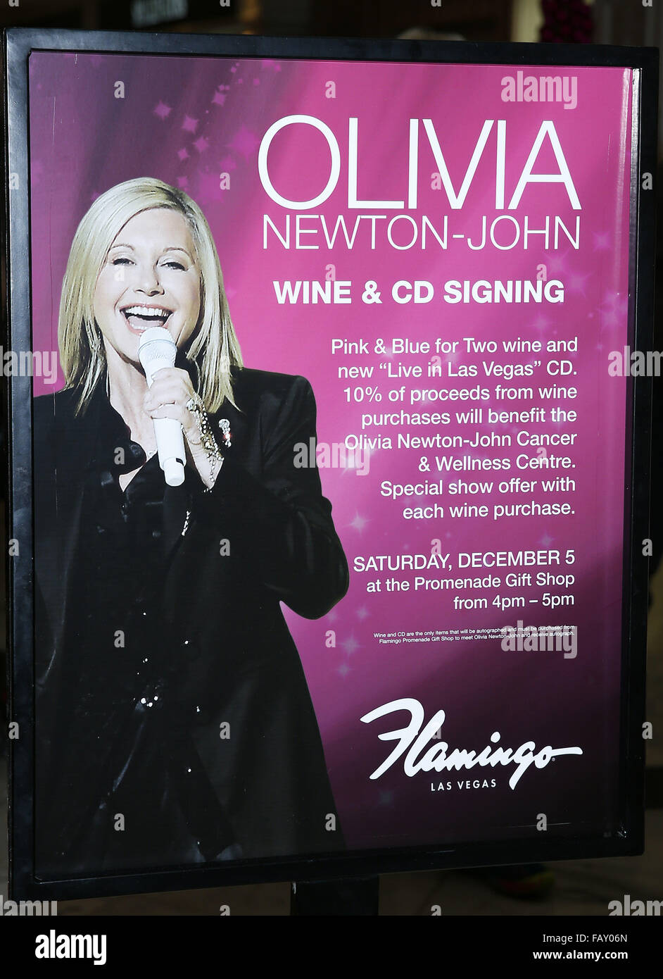 Olivia Newton John Wein und CD signing bei Flamingo Las Vegas Featuring: Atmosphäre wo: Las Vegas, Nevada, USA bei: 5. Dezember 2015 Stockfoto