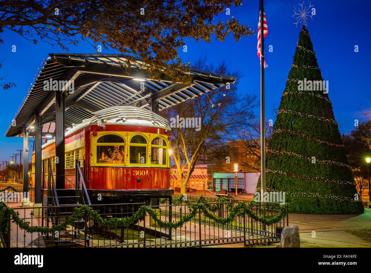 Restaurierte Straßenbahn in der Innenstadt von Plano, Texas Stockfoto