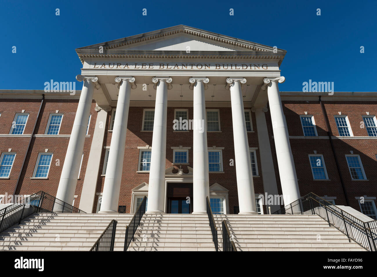 Laura Lee Blanton Gebäude mit weißen Säulen, Southern Methodist University; Dallas, Texas, Vereinigte Staaten von Amerika Stockfoto