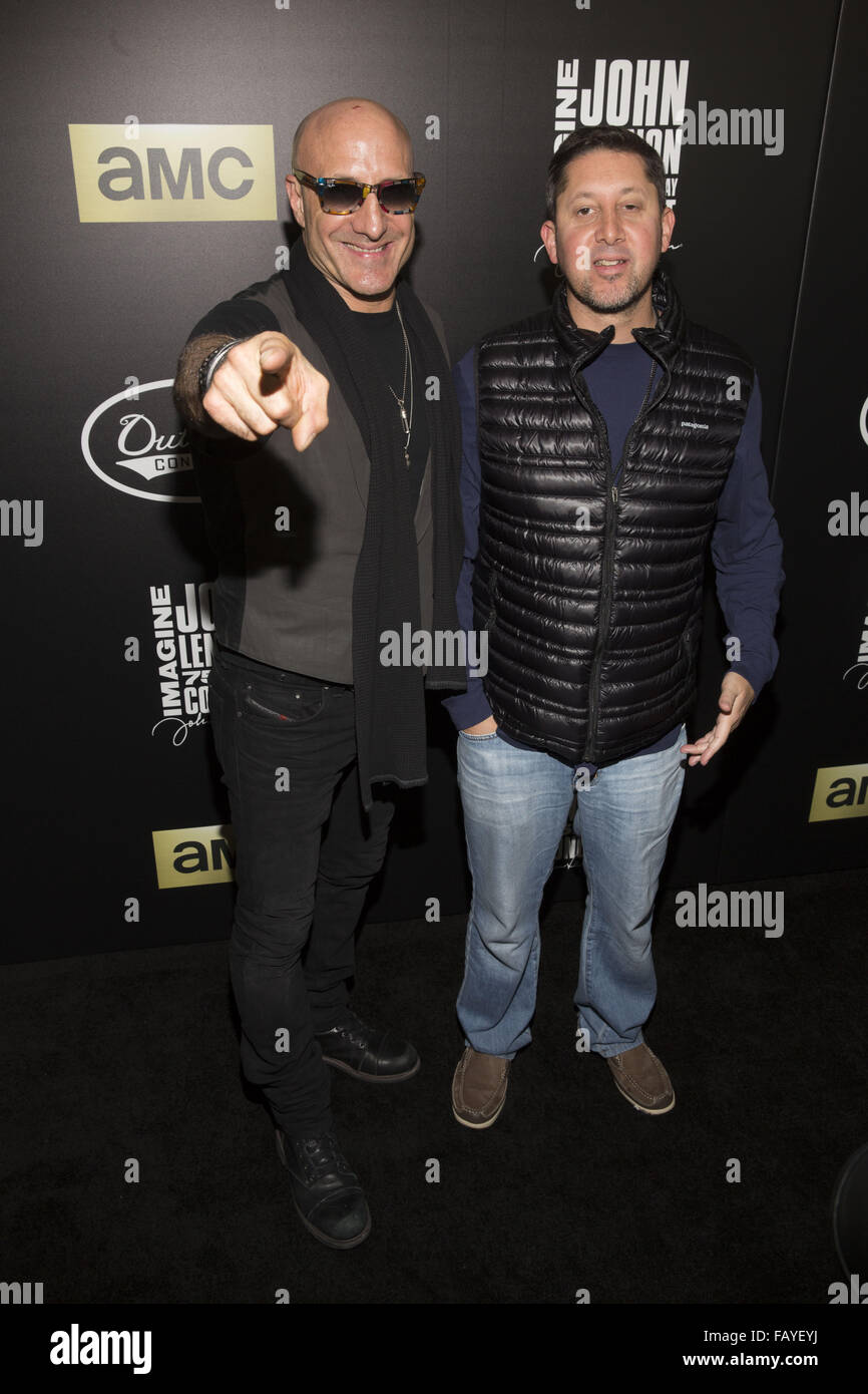 John Lennon 75. Geburtstagskonzert im Madison Square Garden mit vorstellen: Kenny Aronoff, Keith Wartman Where: New York, Vereinigte Staaten von Amerika bei: 5. Dezember 2015 Stockfoto